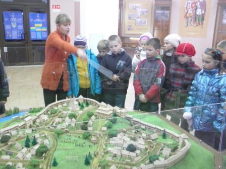 Екскурсія 4-Б класу до Пересопниці  та лялькового театру