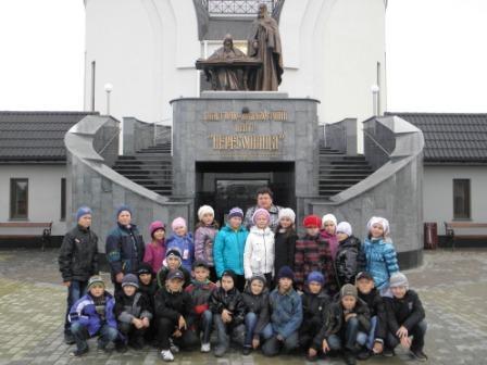 Екскурсія 4-Б класу до Пересопниці  та лялькового театру