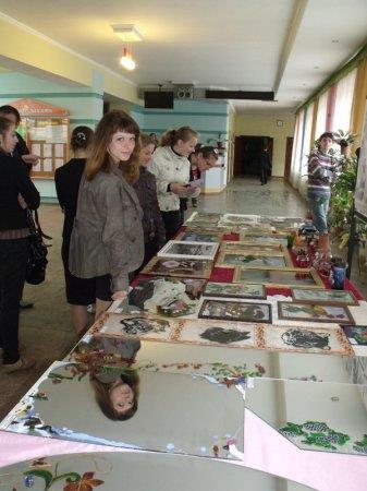 Виставка робіт членів гуртка колегіуму "Палітра"