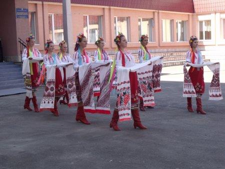 Вітаємо ансамбль народного танцю «Весняночка»
