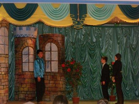 Районний огляд-конкурс драматичних колективів та лялькових театрів