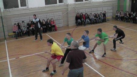 Спортивно-розважальний конкурс "Ми вам довіримо Батьківщину"