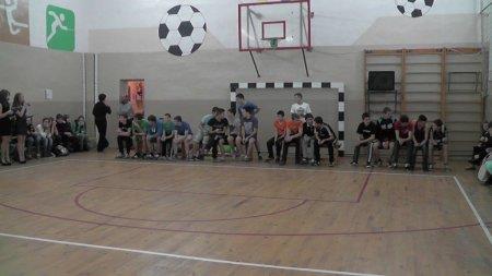 Спортивно-розважальний конкурс "Ми вам довіримо Батьківщину"