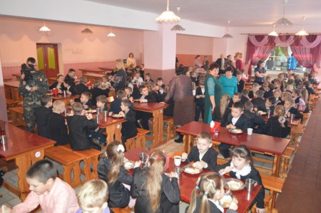 У колегіумі організовано гаряче харчування