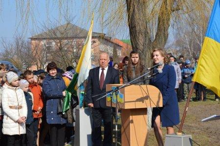 Відкриття скульптурної композиції бджілки.