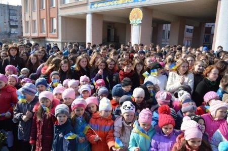 Відкриття скульптурної композиції бджілки.