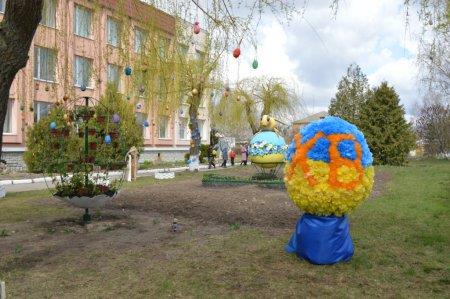 Фотовернісаж І фестивалю Великодньої писанки 2015