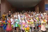 Прощання учнів 4-х класів з початковою школою