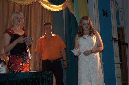 Урочисте вручення свідоцтв про освіту учням 9 класів.
