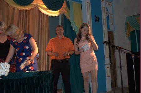 Урочисте вручення свідоцтв про освіту учням 9 класів.