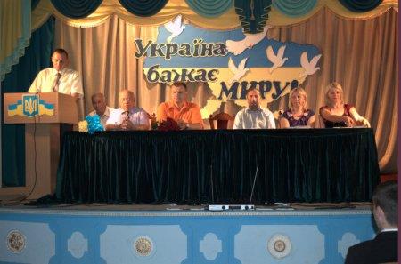 Урочисте вручення свідоцтв про освіту учням 9 класів.