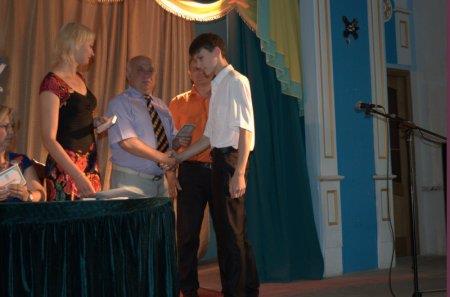 Урочисте вручення свідоцтв про освіту учням 9 класів.