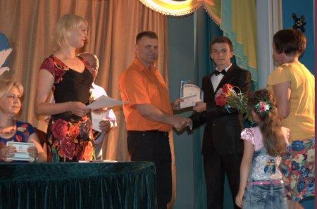 Урочисте вручення свідоцтв про освіту учням 9 класів.