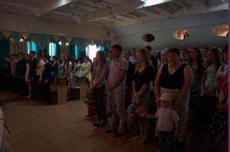 Урочисте вручення свідоцтв про освіту учням 9 класів.