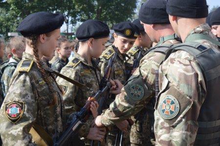 Посвята у члени військово-патріотичного об'єднання "Захисник України"