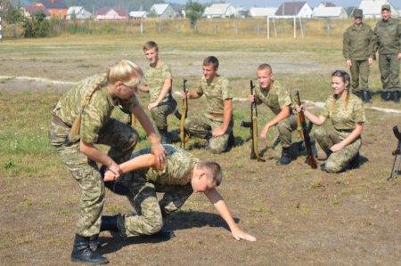 Посвята у члени військово-патріотичного об'єднання "Захисник України"