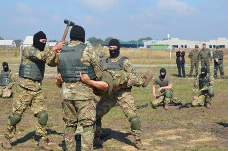 Посвята у члени військово-патріотичного об'єднання "Захисник України"
