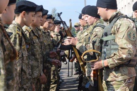 Посвята у члени військово-патріотичного об'єднання "Захисник України"