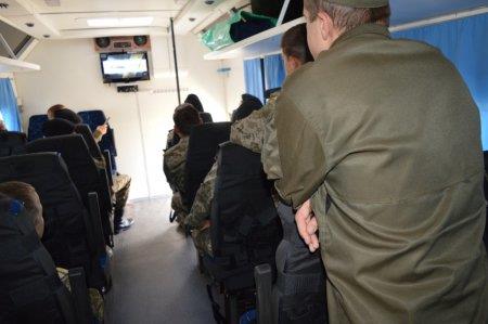 Посвята у члени військово-патріотичного об'єднання "Захисник України"