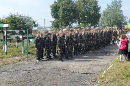 Посвята у члени військово-патріотичного об'єднання "Захисник України"
