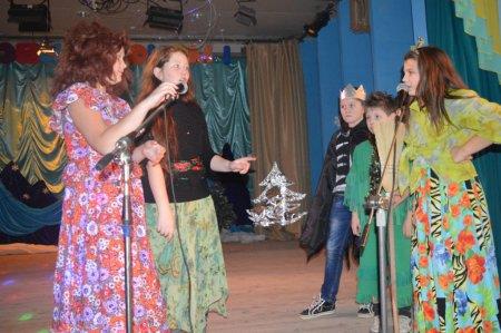 Новорічні свята для учнів середньої школи