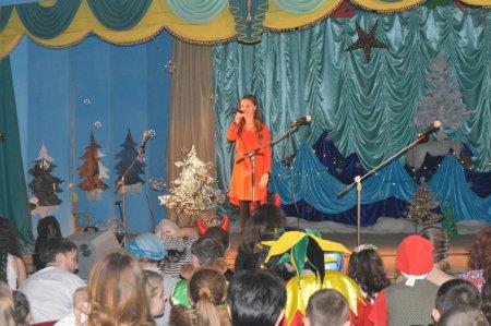Новорічні свята для учнів середньої школи
