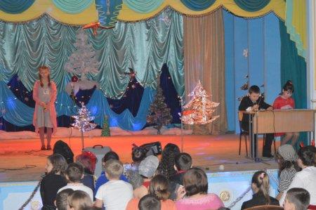 Новорічні свята для учнів середньої школи