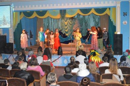 Новорічні свята для учнів середньої школи