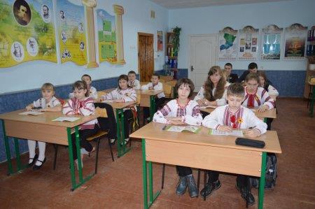 Участь учнів колегіуму у VII Всеукраїнській українознавчій грі "Соняшник"