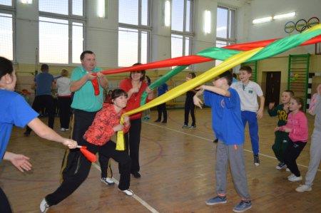 спортивне свято «Тато, мама, я – спортивна сім’я»