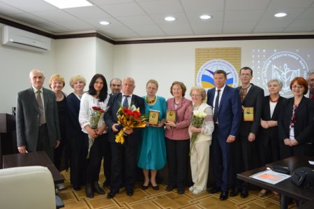 вітаємо з нагородою