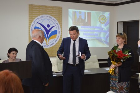 вітаємо з нагородою