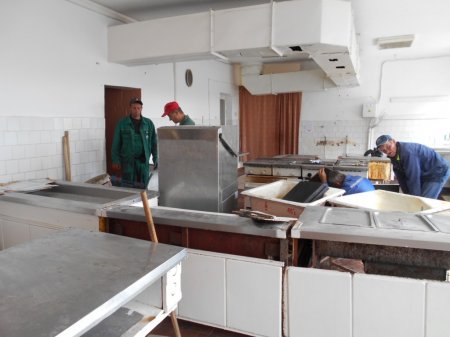 Перетворюємо шкільну їдальню разом