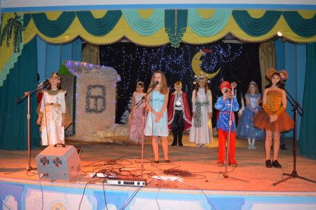 НОВОРІЧНІ СВЯТА ДЛЯ УЧНІВ СЕРЕДНЬОЇ ШКОЛИ