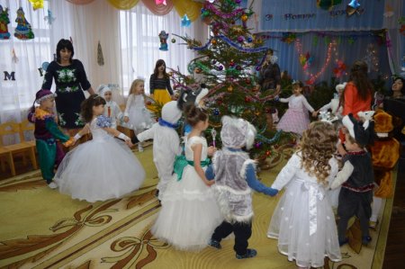 Новорічні ранки у дошкільних групах "Вулик"