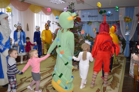 Новорічні ранки у дошкільних групах "Вулик"