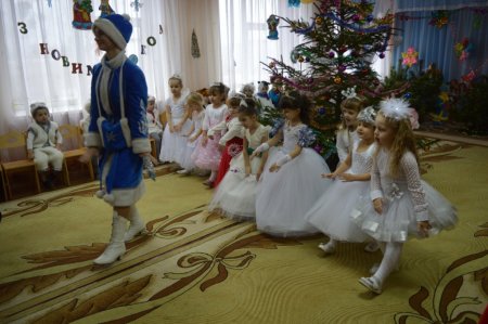 Новорічні ранки у дошкільних групах "Вулик"
