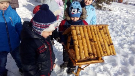 « З гостинцями до годівнички»