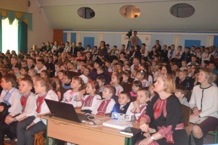 Літературно-мистецька композиція "Вінок Шевченкові сплітаємо із віршів"