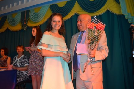 УРОЧИСТЕ ВРУЧЕННЯ СВІДОЦТВ ПРО ОСВІТУ УЧНЯМ 9 КЛАСІВ