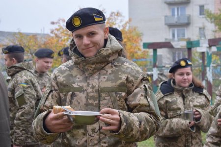 Заняття з територіальної оборони з учнями військово-спортивного профілю