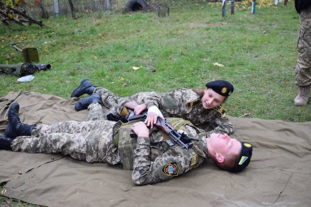 Заняття з територіальної оборони з учнями військово-спортивного профілю