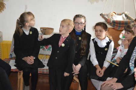 Виховна година у музеї "Світлиця"