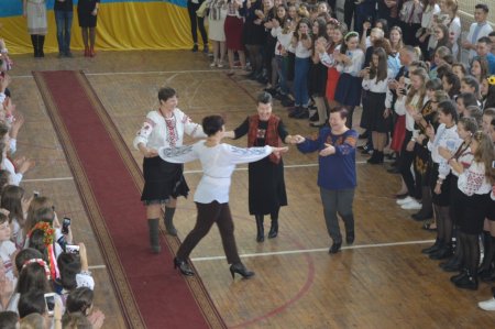 ПАРАД ВИШИВАНОК