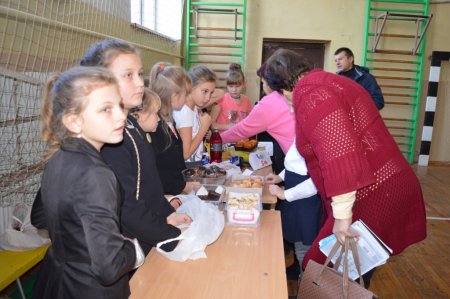 Благодійний ярмарок у колегіумі