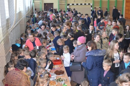 Благодійний ярмарок у колегіумі