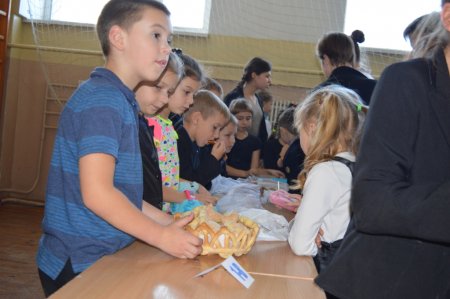 Благодійний ярмарок у колегіумі