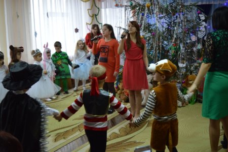 Новорічні ранки у дошкільних групах «Вулик» 
