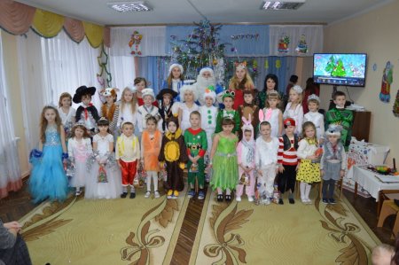 Новорічні ранки у дошкільних групах «Вулик» 