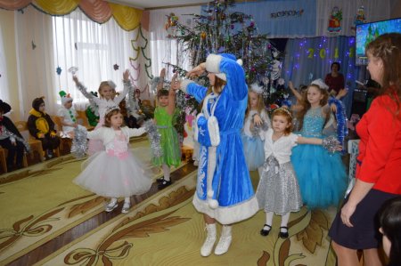 Новорічні ранки у дошкільних групах «Вулик» 